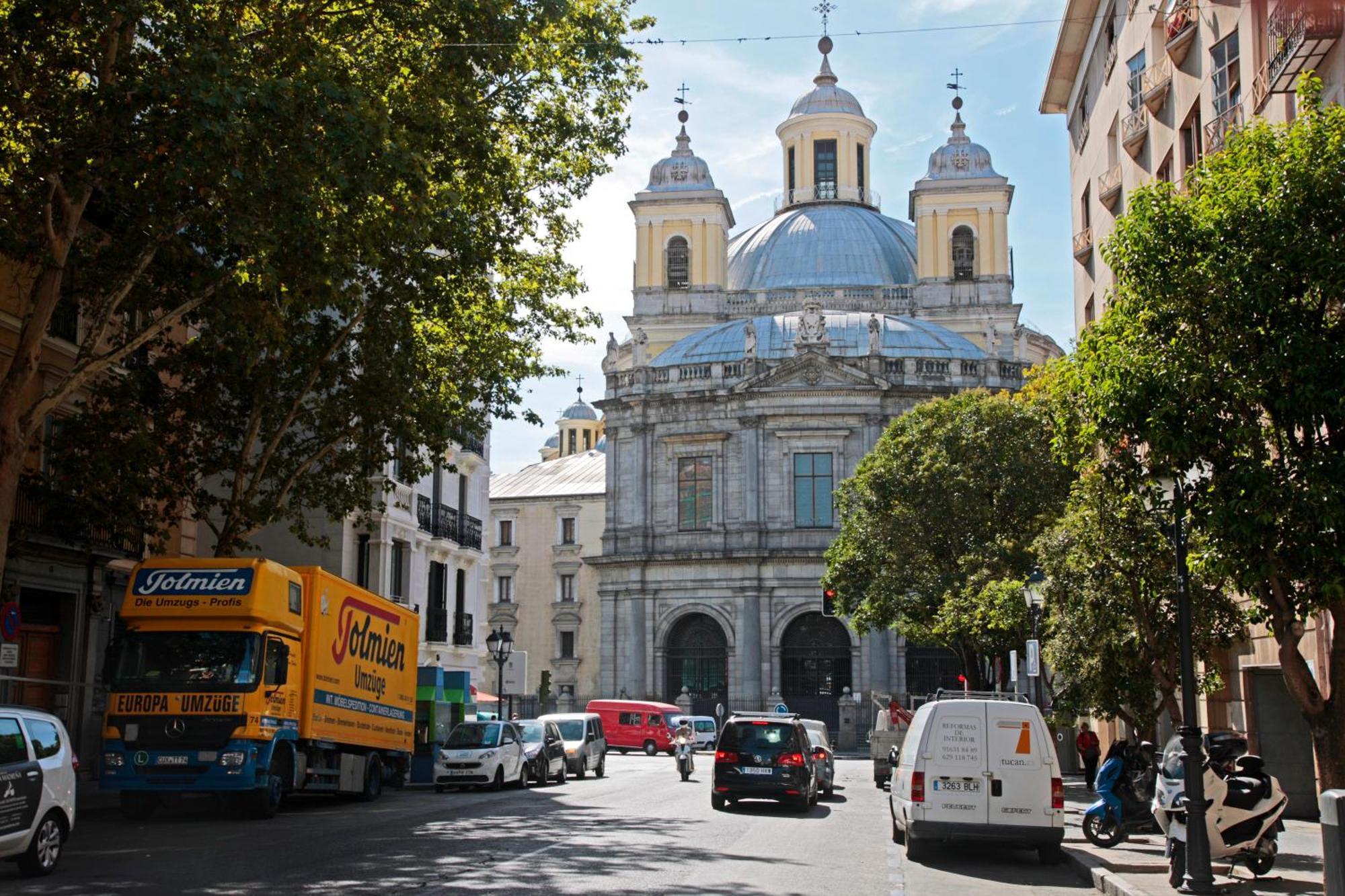 Latina Palace Madryt Zewnętrze zdjęcie